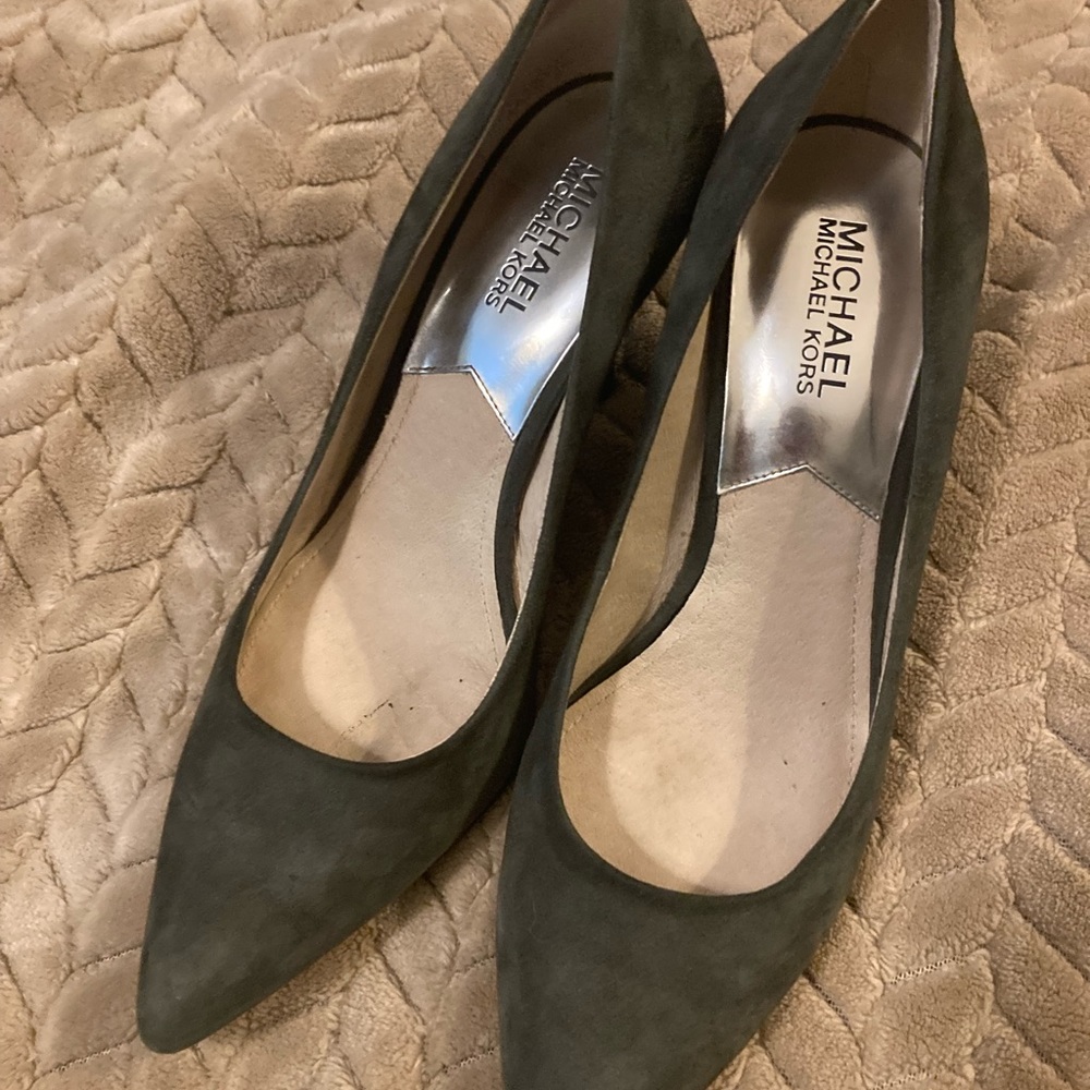 Michael Michael Kors Women's Dorothy Flex Pump Suede Size 7.5 M Smoke Gray